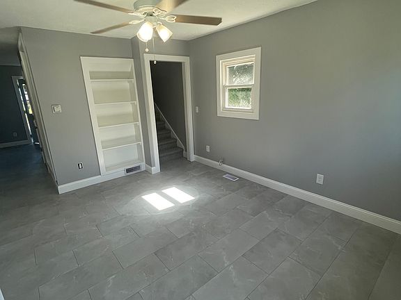 5th image of 128 Mann Ave