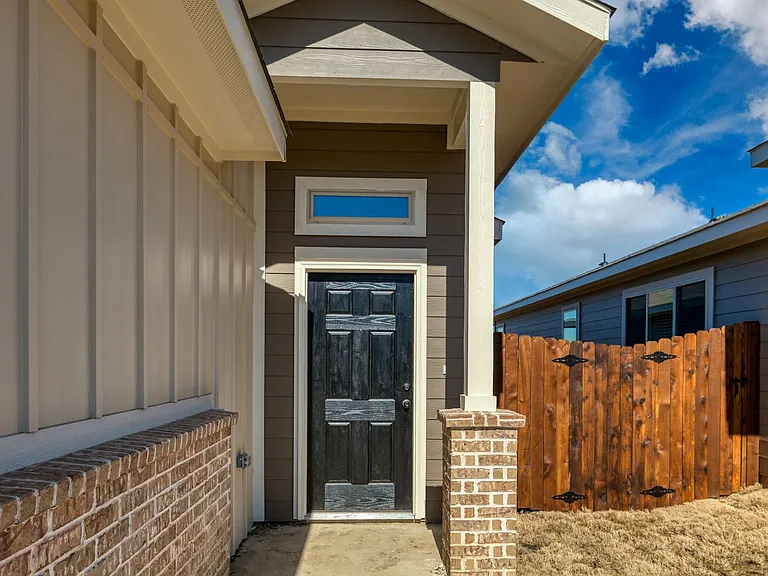 621 Fallow Dr — Photo 3