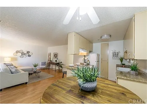 1412 N Cherry St #2 Photo 1