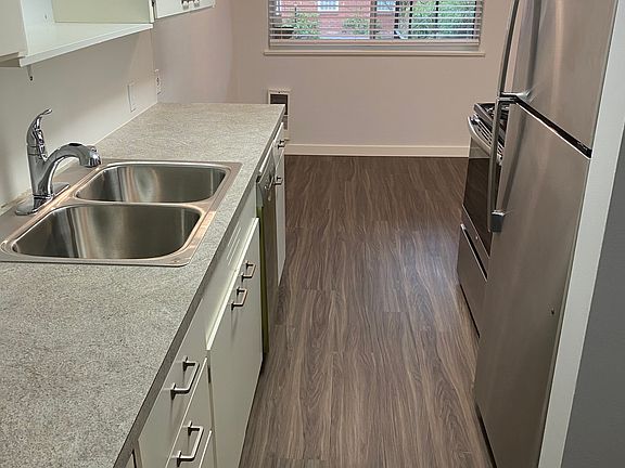 4th image of 1301 S 5th St APT 4