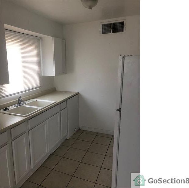 2nd image of 1807 Santa Paula Dr APT 10