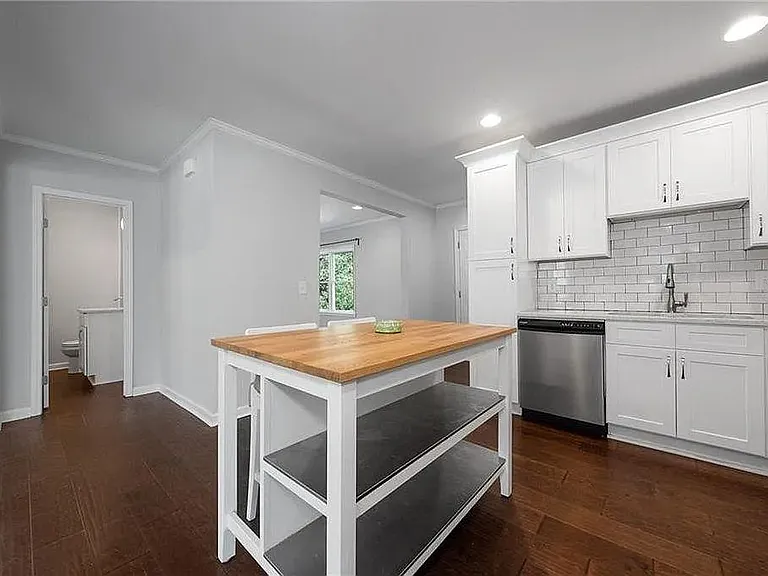 146 Clay St SE — Photo 10