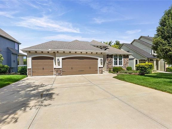 2nd image of 7832 Alden Rd