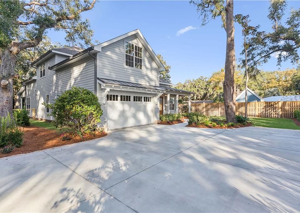 1st image of 122 Red Bird Ln