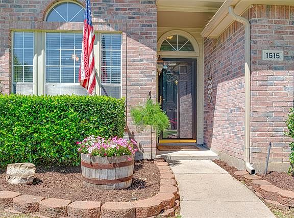 3rd image of 1515 Home Park Dr