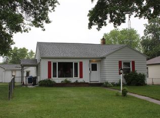 906 Bayard St, Waterloo, IA 50702