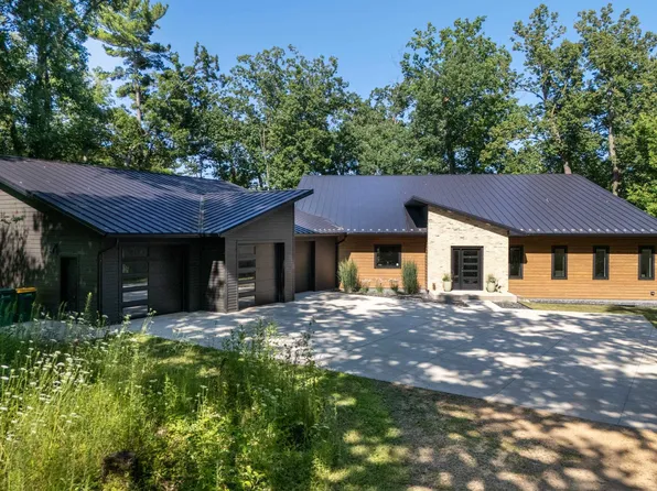 N2816 Wilson Rd, Poynette, WI 53955