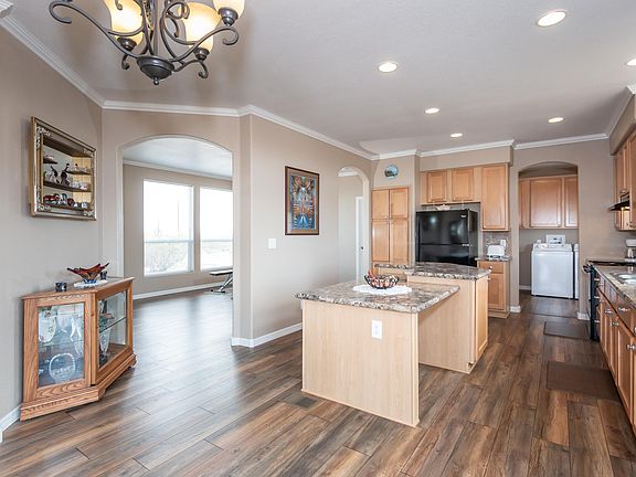4th image of 21105 W Mullins Ln