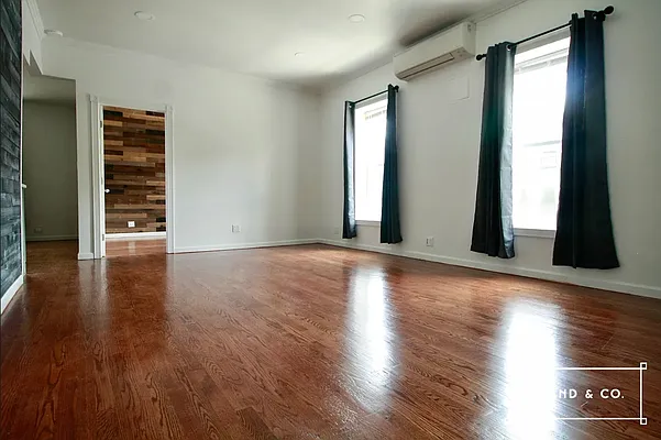 Rented by Grand & Co. | media 5