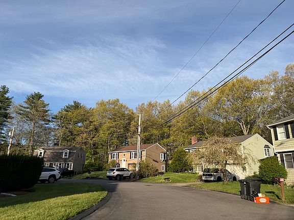 3rd image of 5 Dolphin Cir