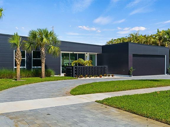2nd image of 1304 Indian Rocks Rd