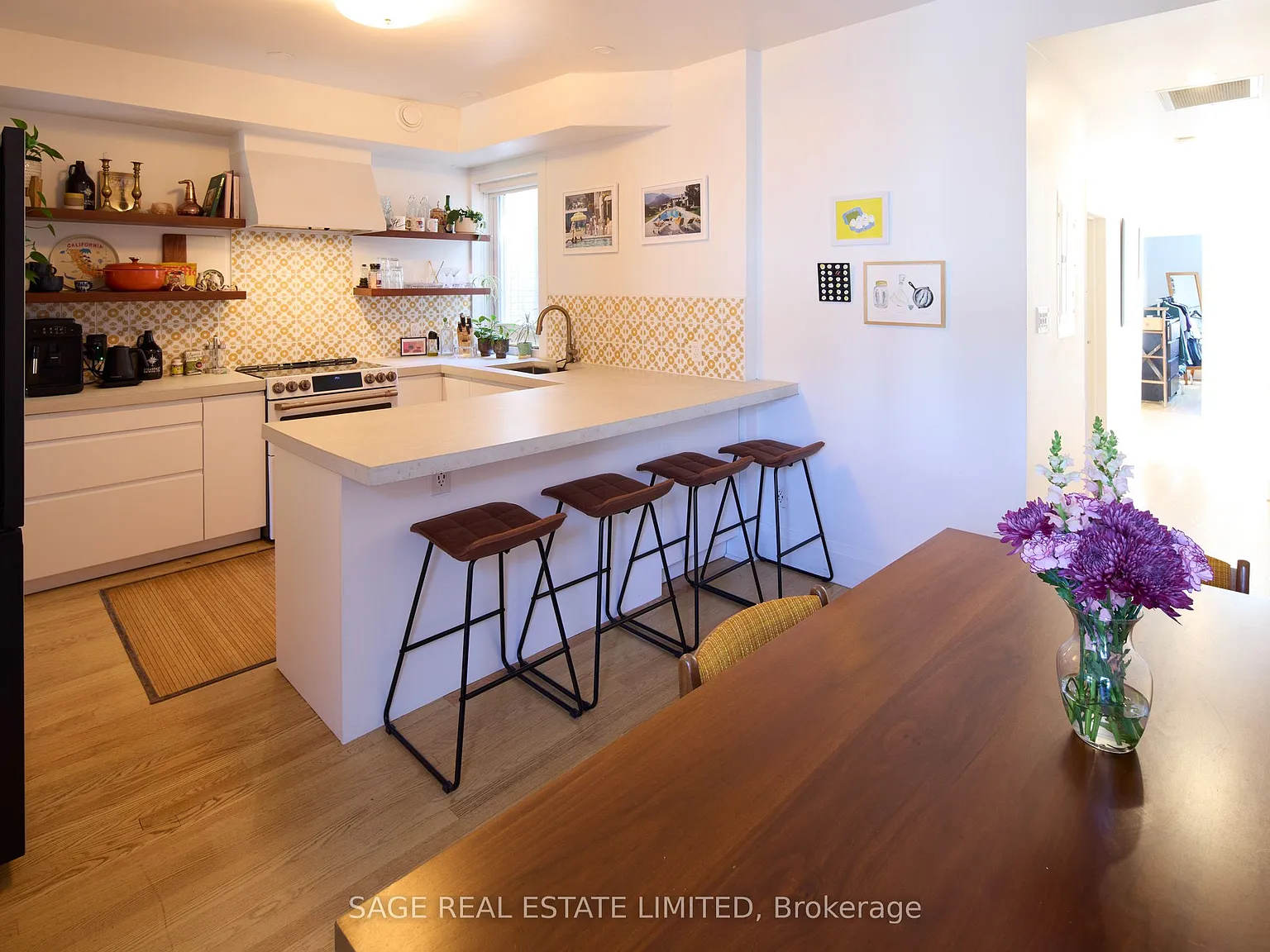 4 bed, $4,100 — Photo 1
