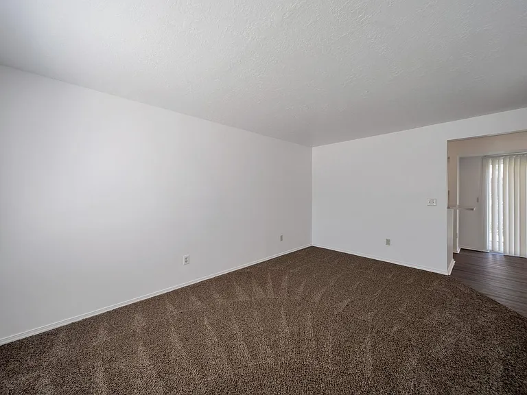 558 N Redwood Rd #2 — Photo 5