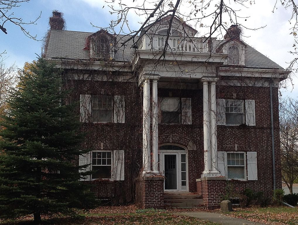 504 8th St, Rockwell City, IA 50579 Zillow