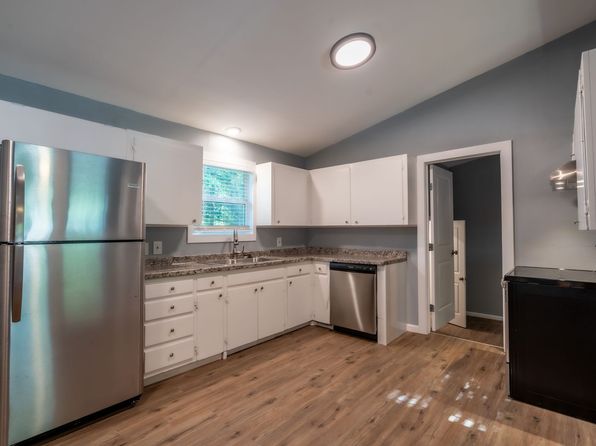 2470 N New Haven Ave