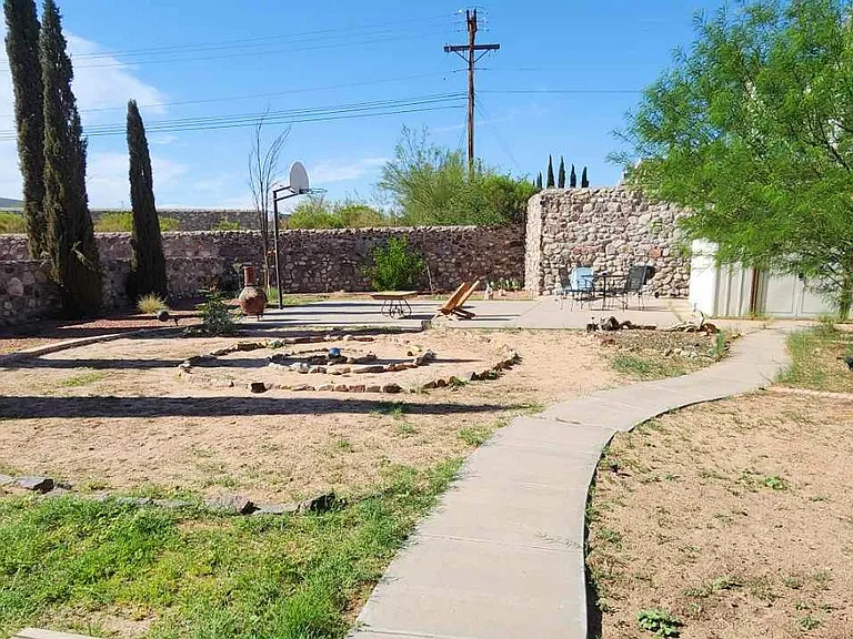 Springfire Dr — Photo 4