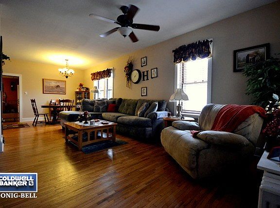 2nd image of 415 Lincoln St