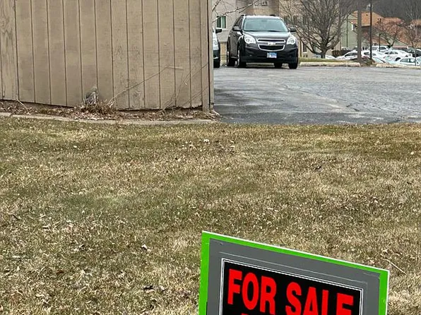 220 Bienterra Trl APT 2A, Rockford, IL 61107