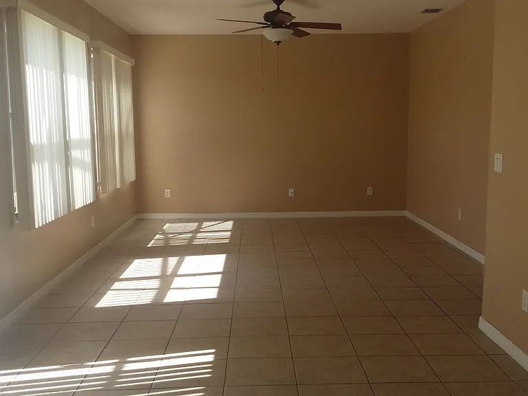 3017 Camino Real Dr S — Photo 2