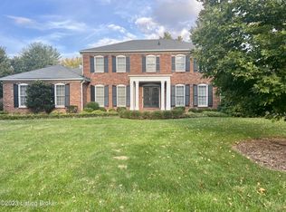 2303 Northfield Dr, Northfield, KY 40222