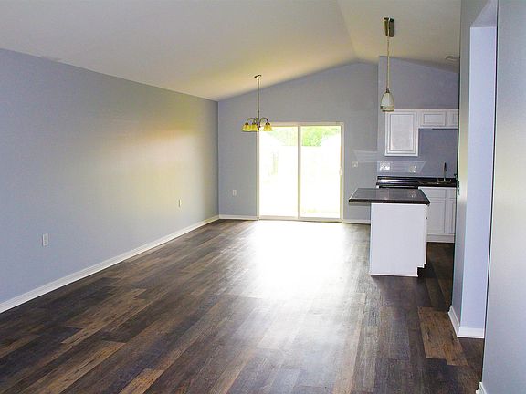3rd image of 149 Price Dr