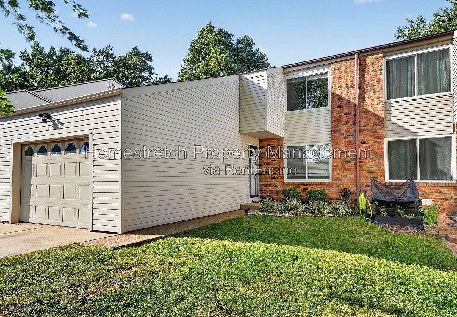 3 bed, 2.0 bath, $2,195 — Photo 1