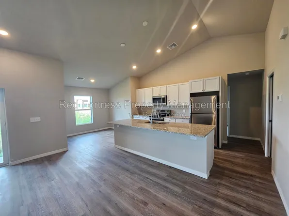 2300 NW 9th Ave, Cape Coral, FL 33993