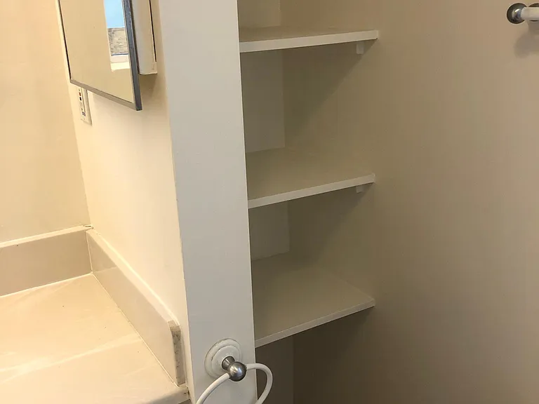 6212 Macarthur Blvd — Photo 11