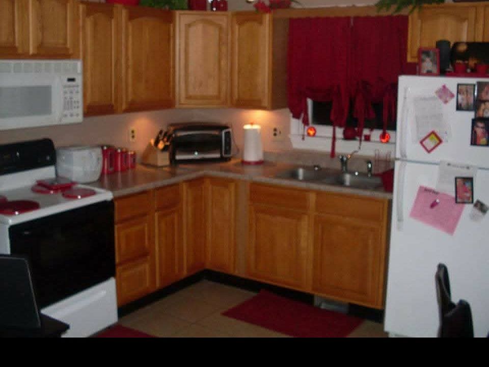 2nd image of 413 Rob Nor Ln