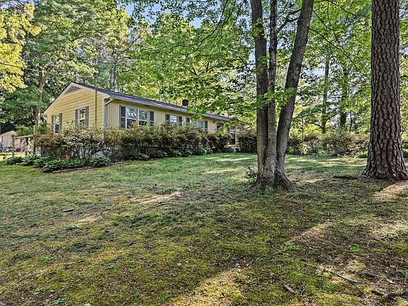 2nd image of 301 Woodland Dr