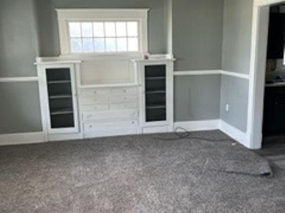 5th image of 327 E Auburndale Ave