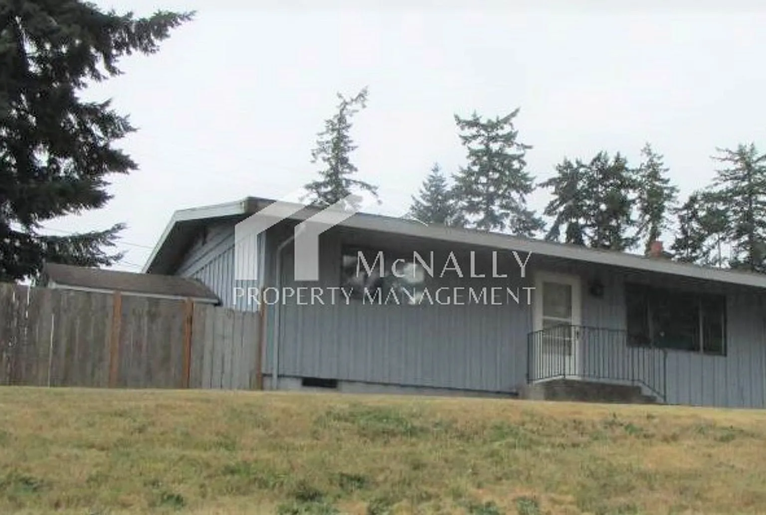 Two-Bedroom, One-Bathroom Duplex Near Downtown Gig Harbor — Photo 1