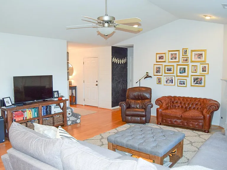 18 Olivine Way — Photo 5