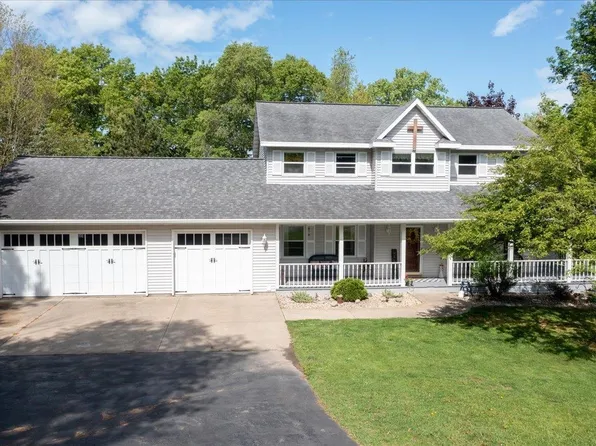 N9614 Wildflower Ln, Berlin, WI 54923
