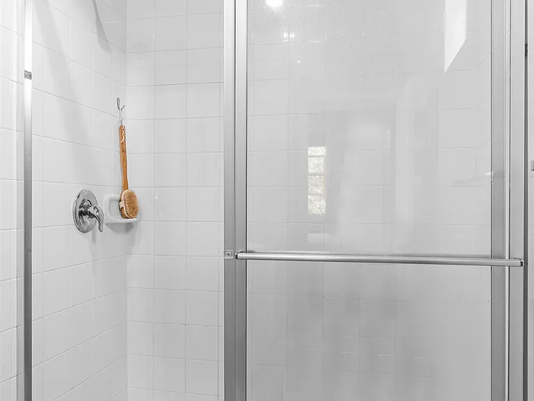 1144 Oak Cir — Photo 37