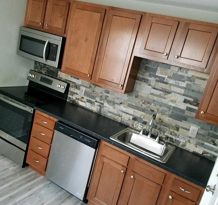 1st image of 3901 Floral Ave Floor 2