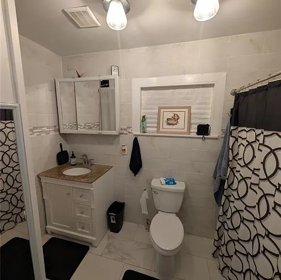 3221 Bobolink Dr — Photo 7
