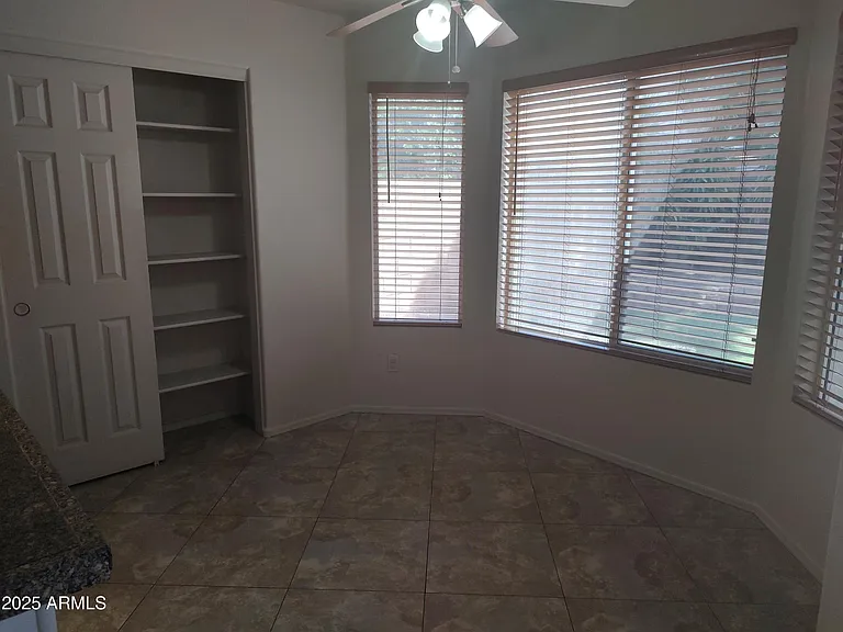 3239 E Kerry Ln — Photo 7