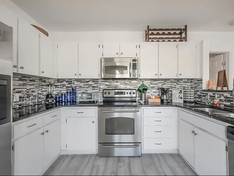 1306 Holmes Ave — Photo 8