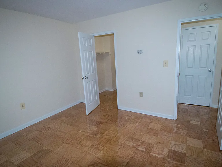 Steward Tower Apartments — Photo 64