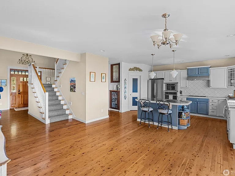 3616 Tahoma Pl W — Photo 13