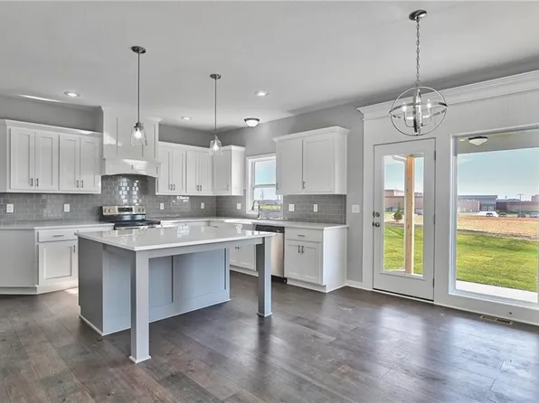 16458 S Elmridge St, Olathe, KS 66062