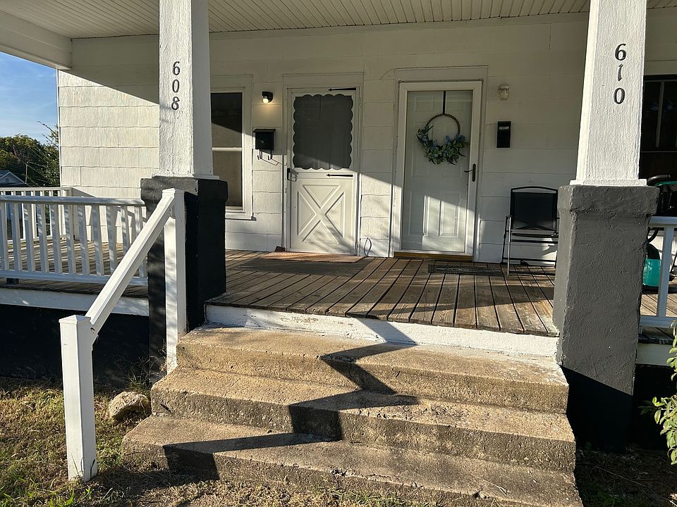 1st image of 610 Rainey St #608
