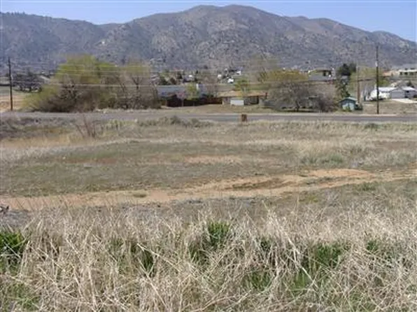 22509 Country Club Dr, Tehachapi, CA 93561