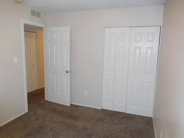501 E Breckenridge St — Photo 21