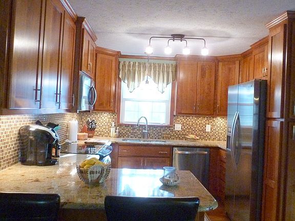4th image of 204 Forestroad Dr