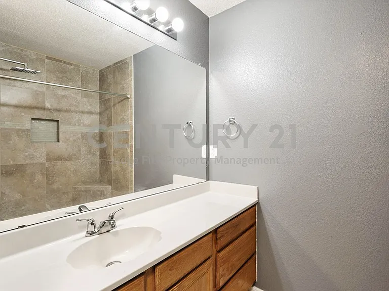 1529 Bluewater Dr — Photo 14