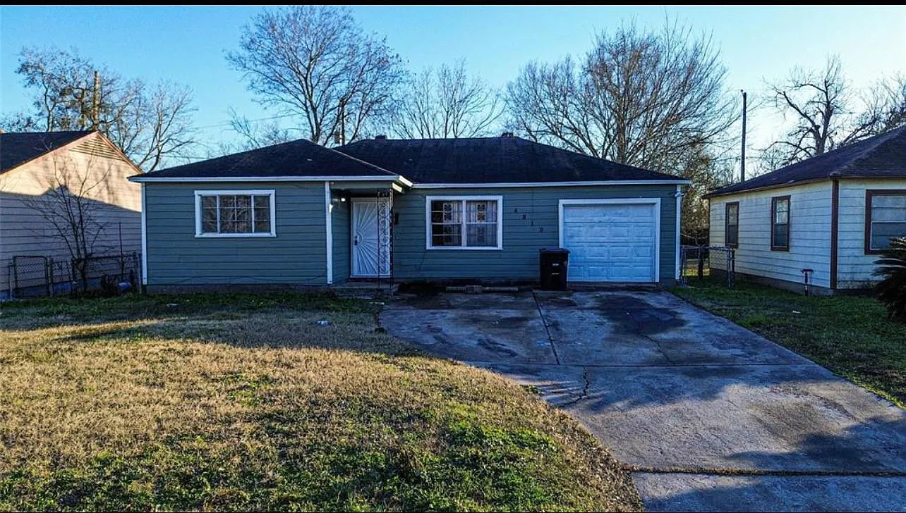 3 bed, 1.0 bath, 1023 sqft, $1,500 — Photo 1