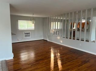63 W Fenimore St #5, Valley Stream, NY 11580
