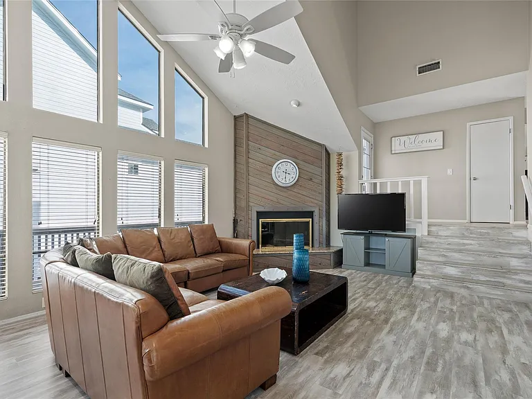 21812 Frio Dr — Photo 10
